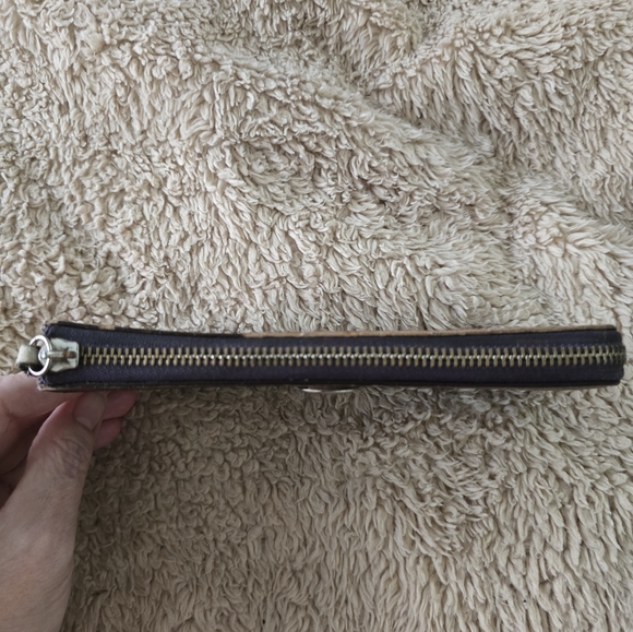 Coach L-Zip Signature Long Wallet With Purple Trim EUC - Picture 3 of 12